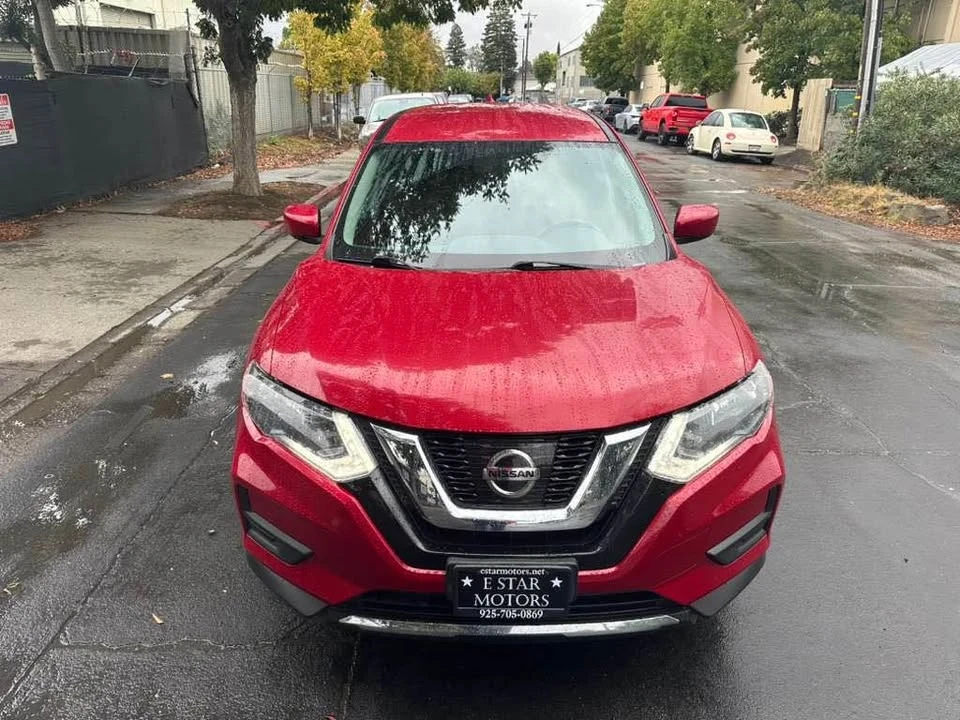 2017 Nissan Rogue - Image 2 of 13
