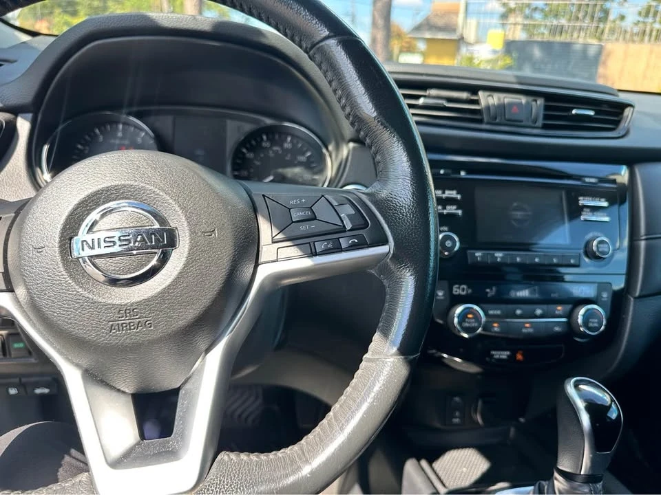 2017 Nissan Rogue - Image 19 of 20