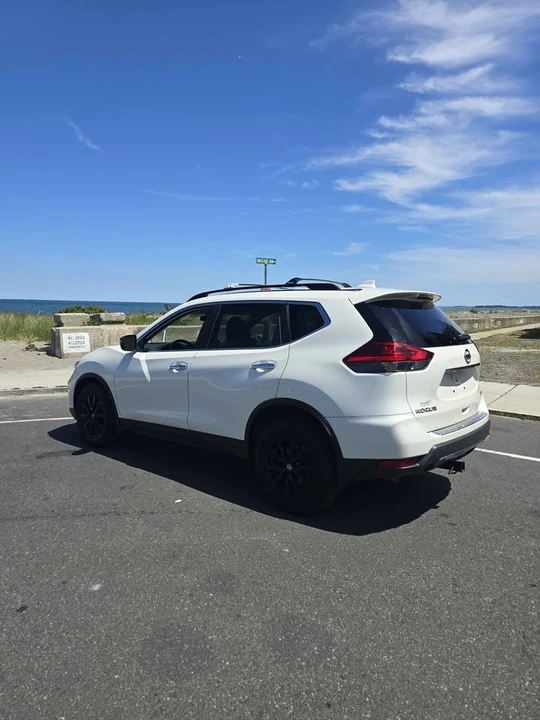 2017 Nissan Rogue - Image 7 of 16