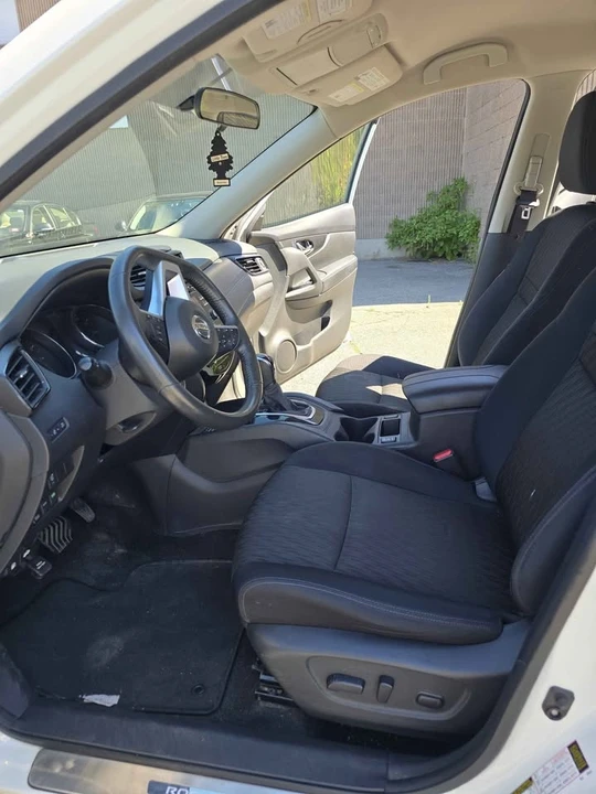 2017 Nissan Rogue - Image 16 of 16