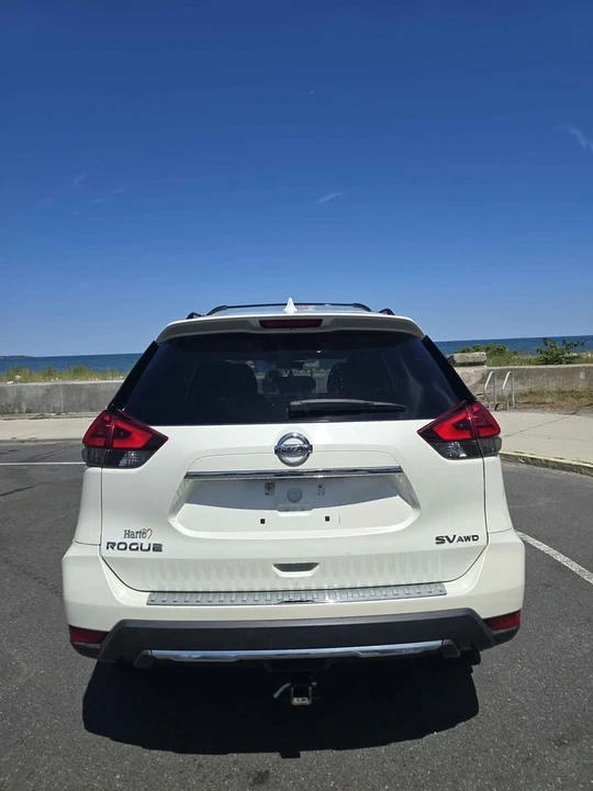 2017 Nissan Rogue - Image 4 of 16