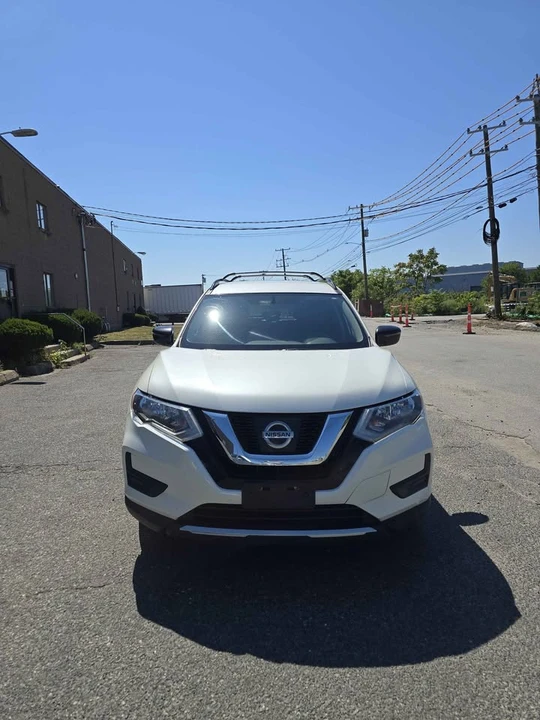 2017 Nissan Rogue - Image 2 of 19