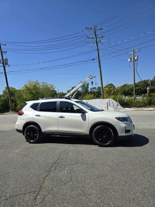 2017 Nissan Rogue - Image 5 of 19