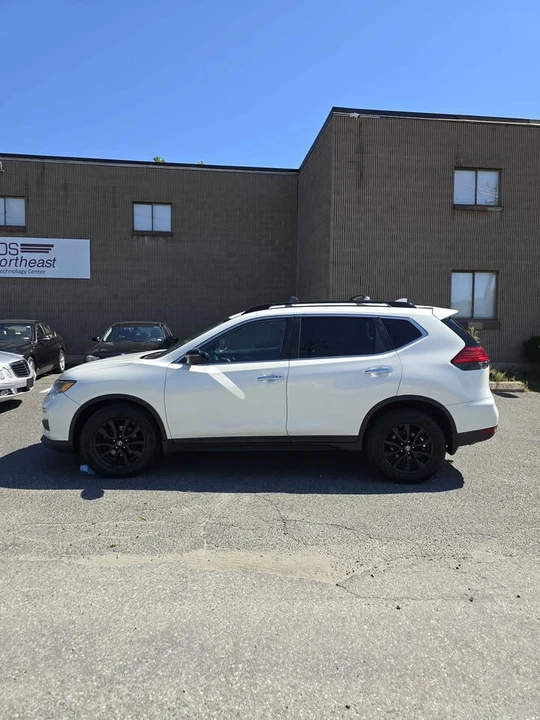 2017 Nissan Rogue - Image 8 of 19