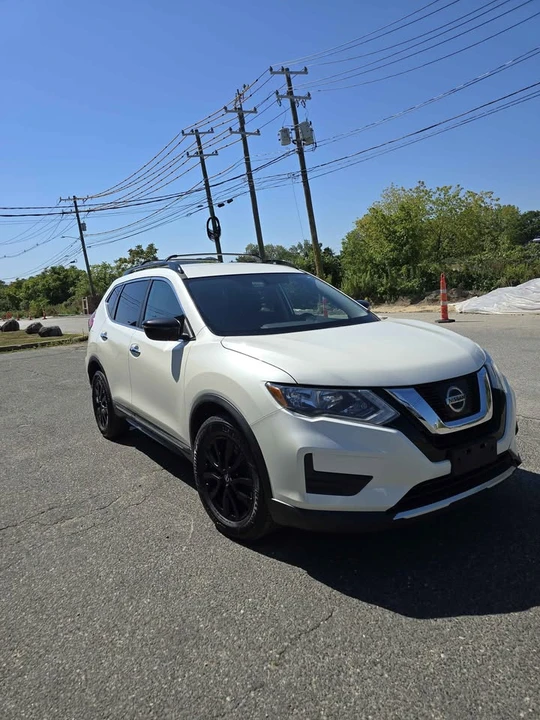 2017 Nissan Rogue - Image 4 of 19