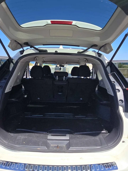 2017 Nissan Rogue - Image 15 of 19