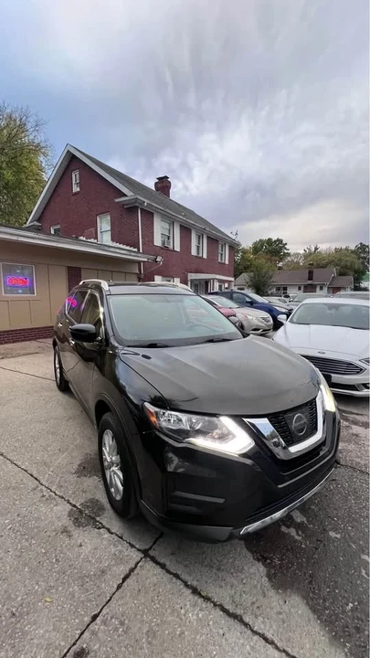 2017 Nissan Rogue - Image 3 of 17