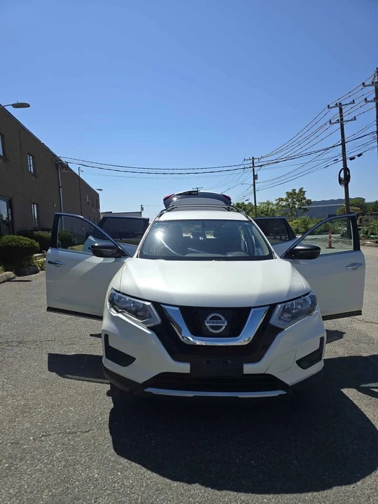 2017 Nissan Rogue - Image 14 of 20