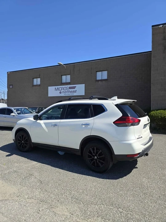 2017 Nissan Rogue - Image 8 of 20