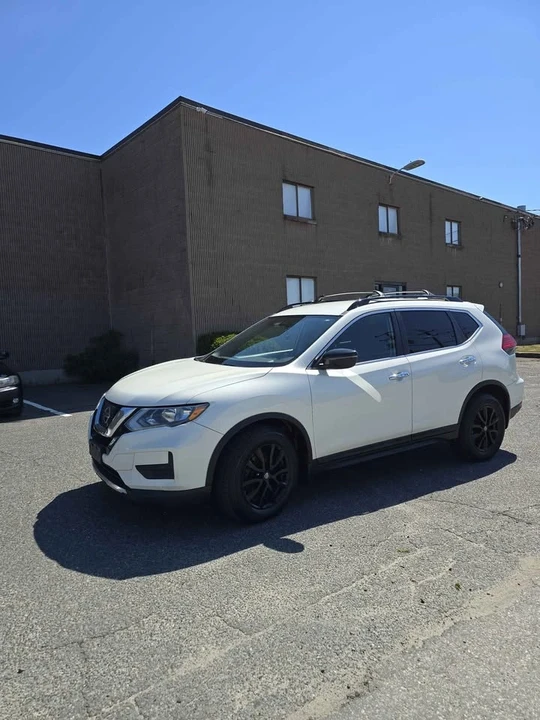 2017 Nissan Rogue - Image 9 of 20