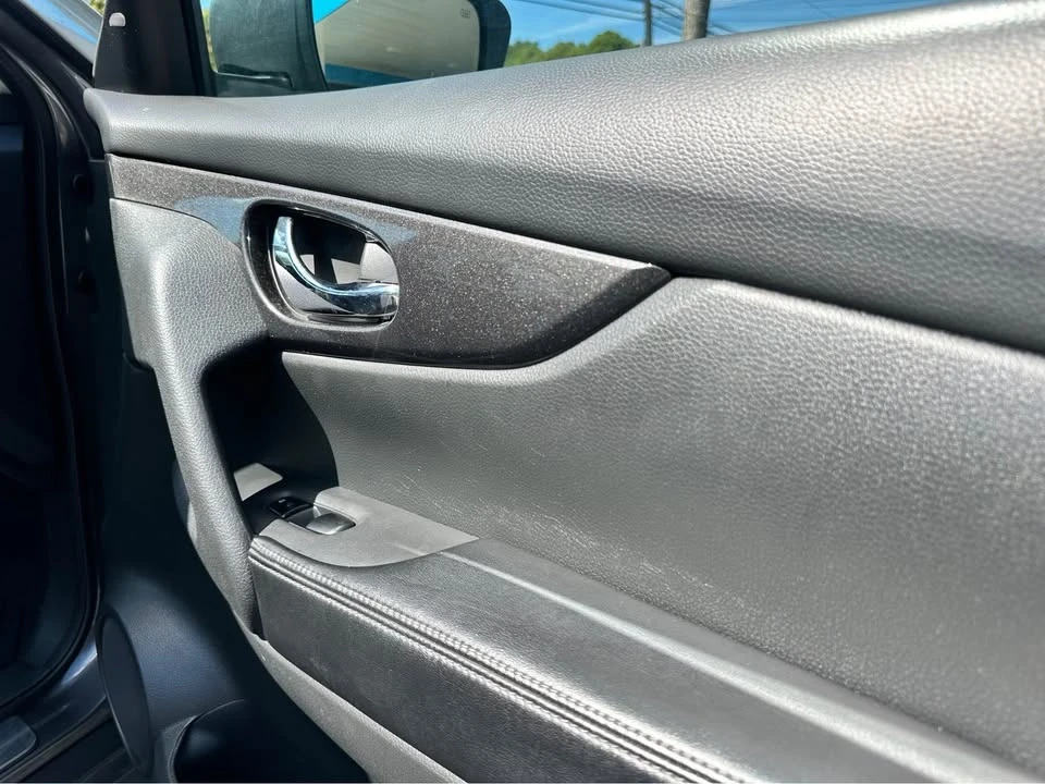 2017 Nissan Rogue - Image 17 of 20