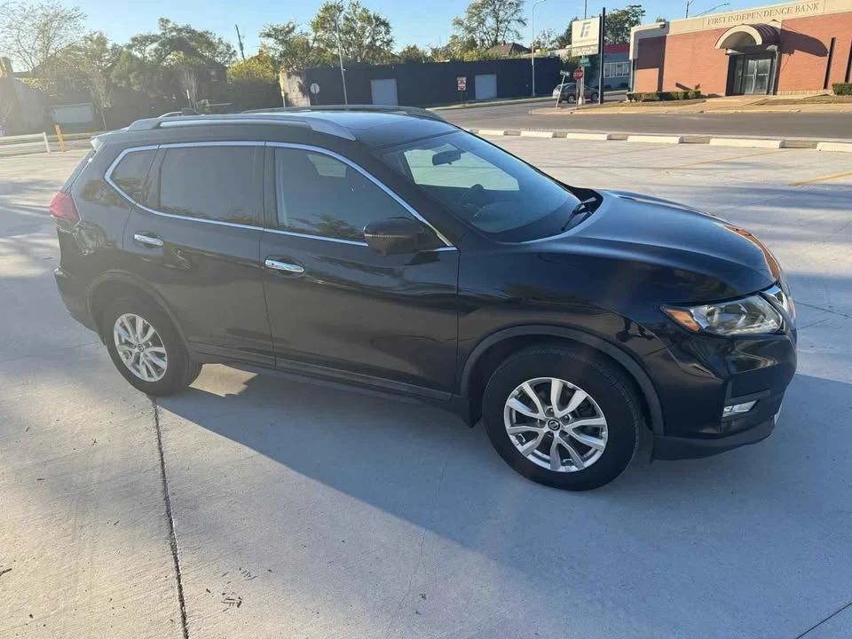 2017 Nissan Rogue - Image 7 of 20