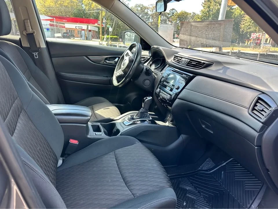 2017 Nissan Rogue - Image 13 of 20