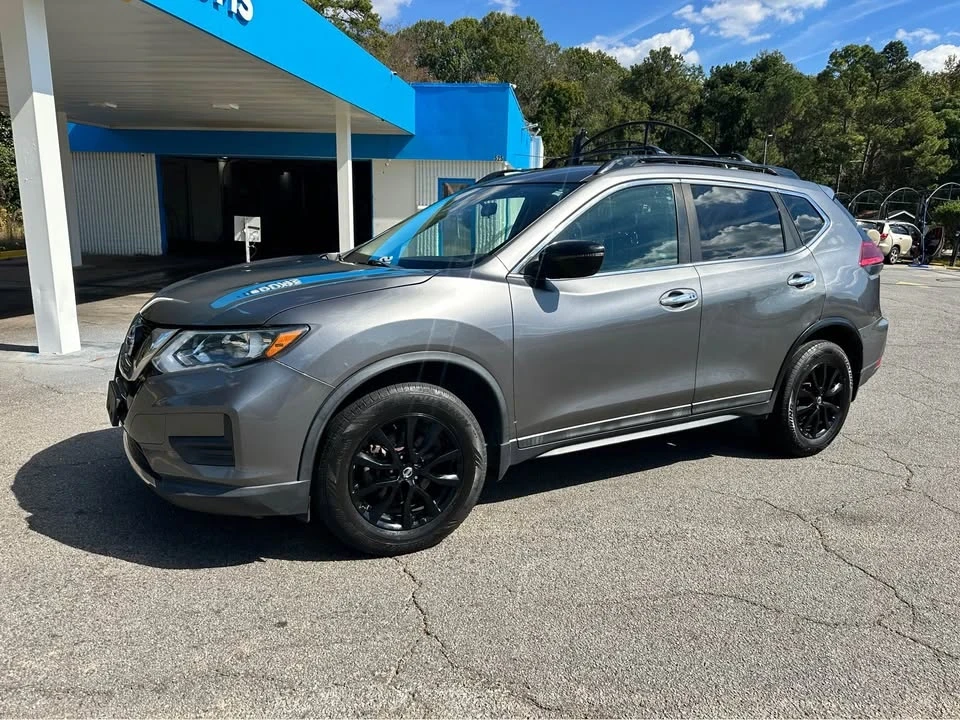 2017 Nissan Rogue - Image 2 of 20