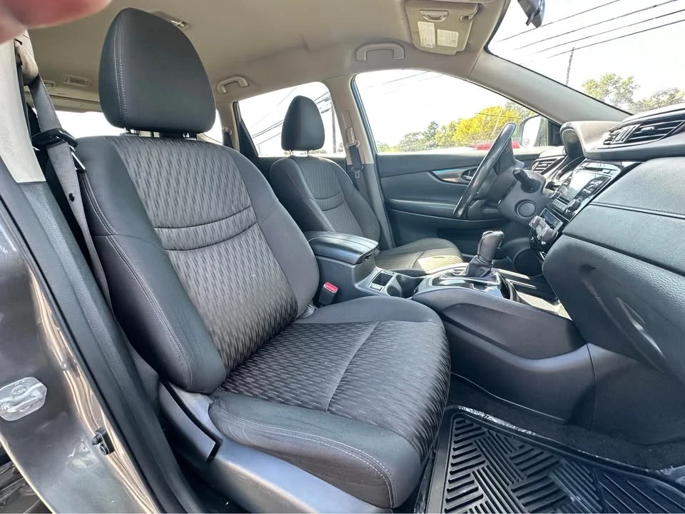 2017 Nissan Rogue - Image 15 of 20