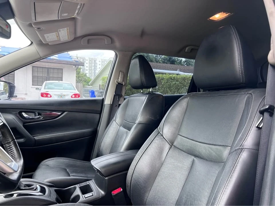 2017 Nissan Rogue - Image 10 of 12