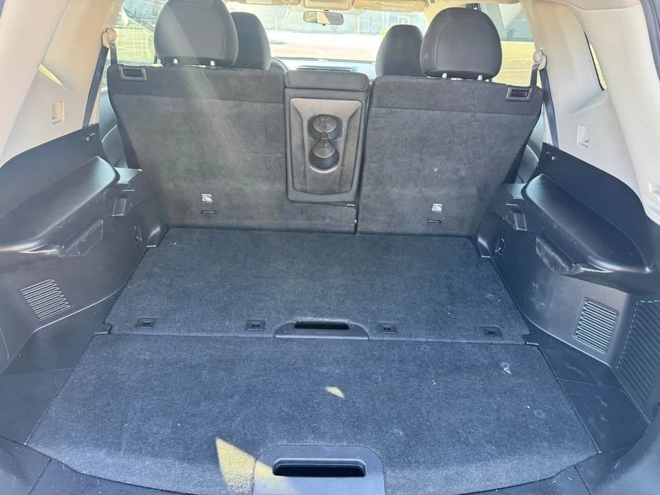 2017 Nissan Rogue - Image 14 of 15