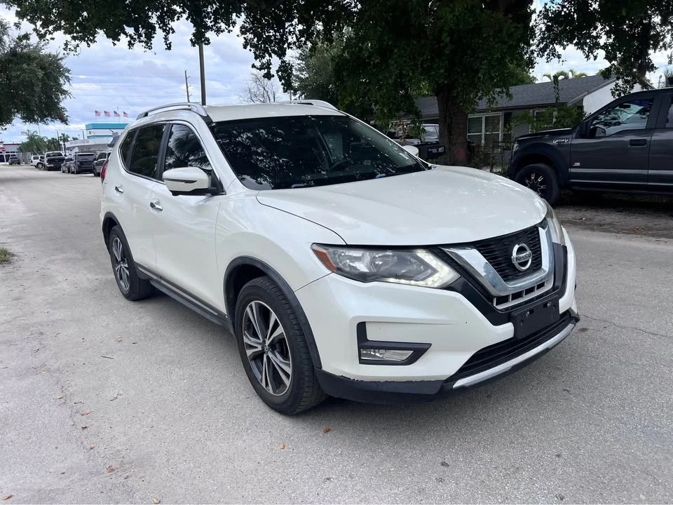 2017 Nissan Rogue - Image 3 of 12