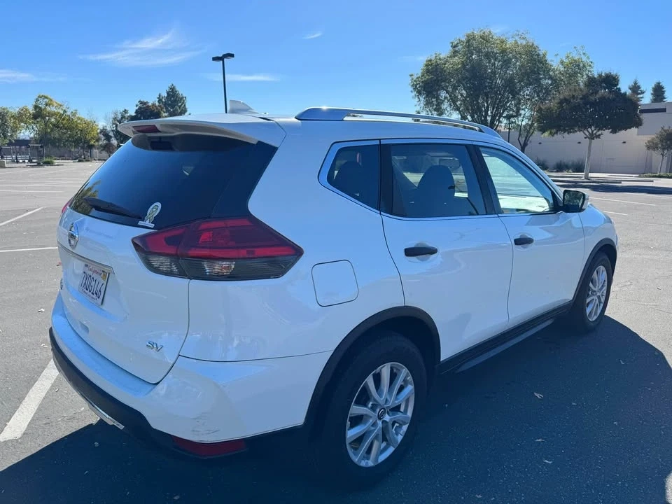 2017 Nissan Rogue - Image 7 of 15