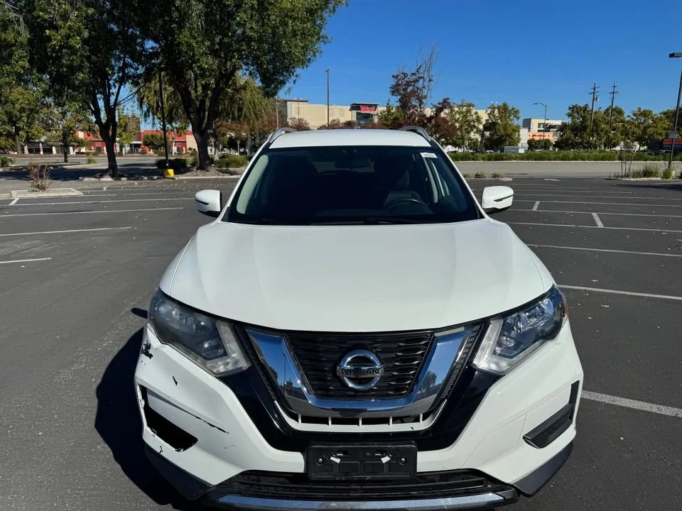 2017 Nissan Rogue - Image 11 of 15