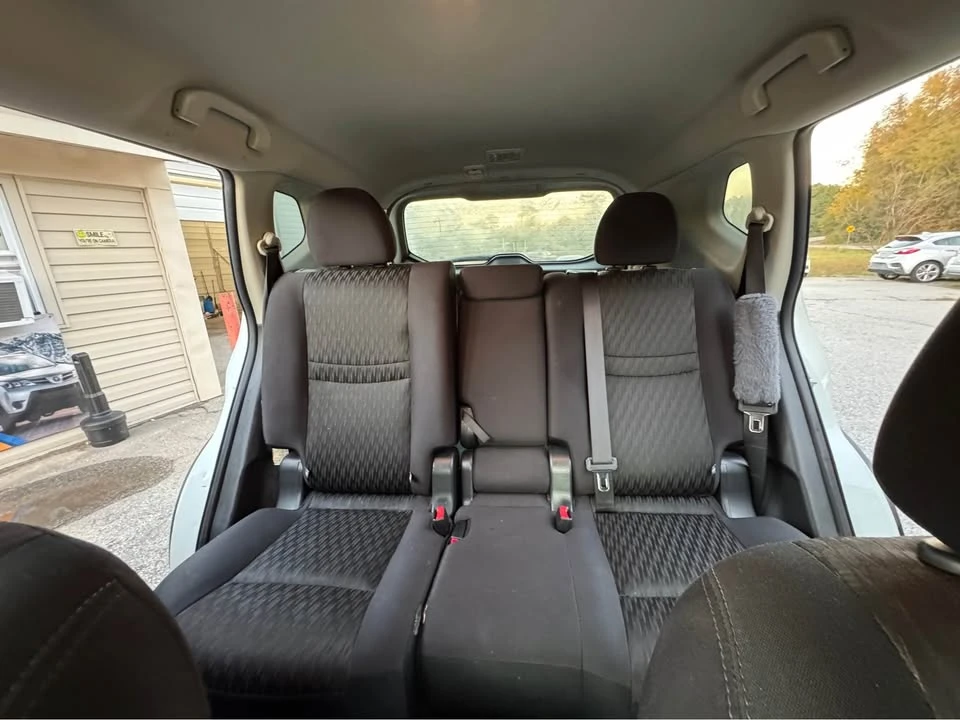 2017 Nissan Rogue - Image 13 of 16