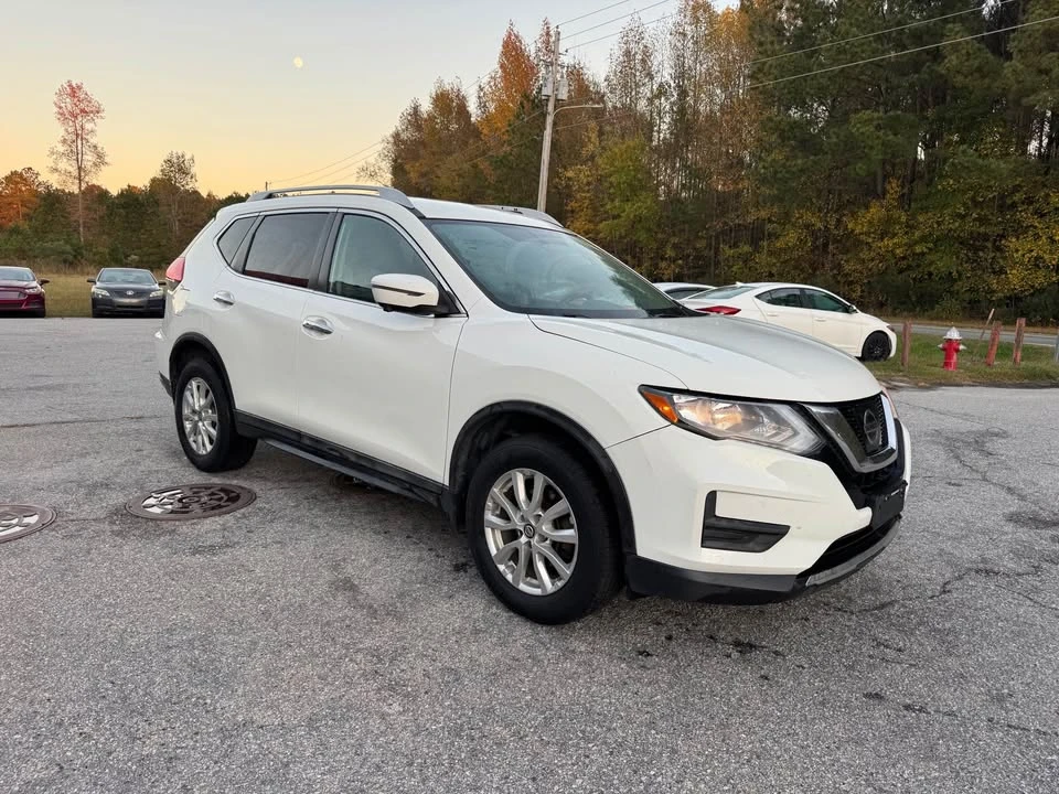 2017 Nissan Rogue - Image 3 of 16
