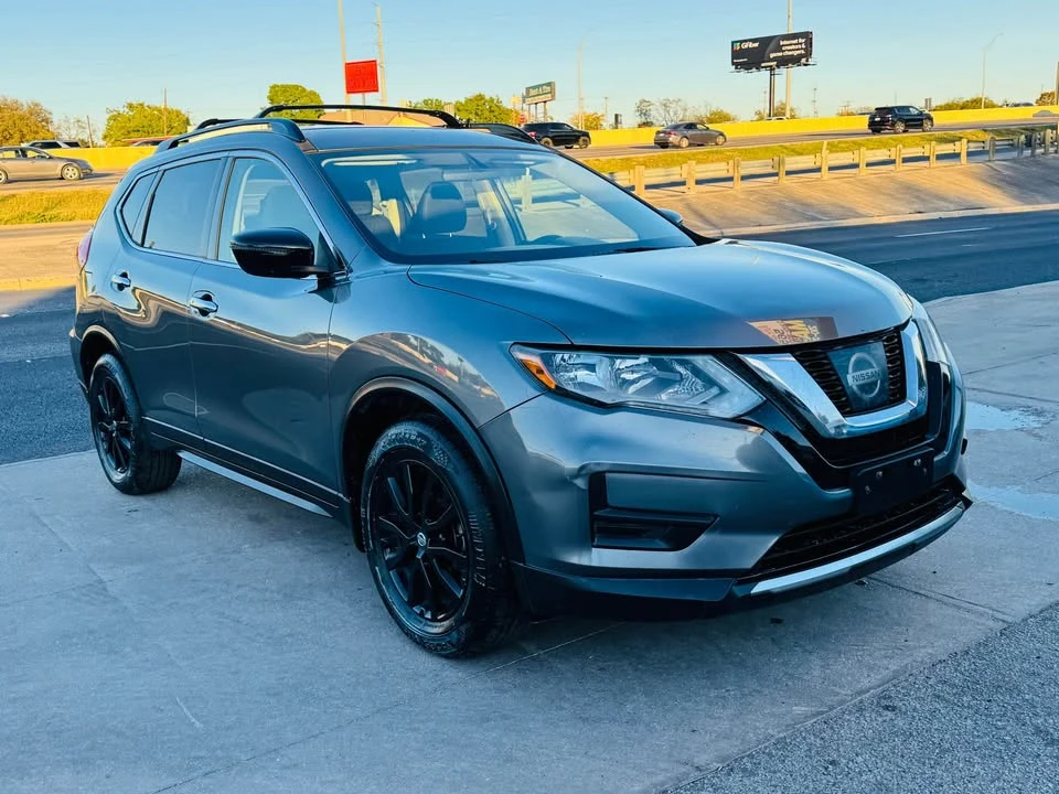 2017 Nissan Rogue - Image 3 of 3