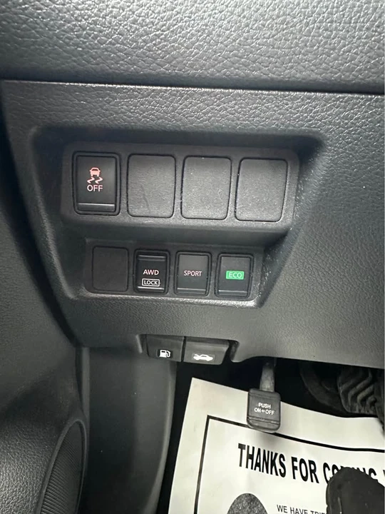 2017 Nissan Rogue - Image 13 of 19