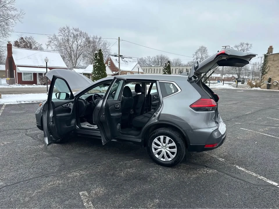 2017 Nissan Rogue - Image 19 of 19