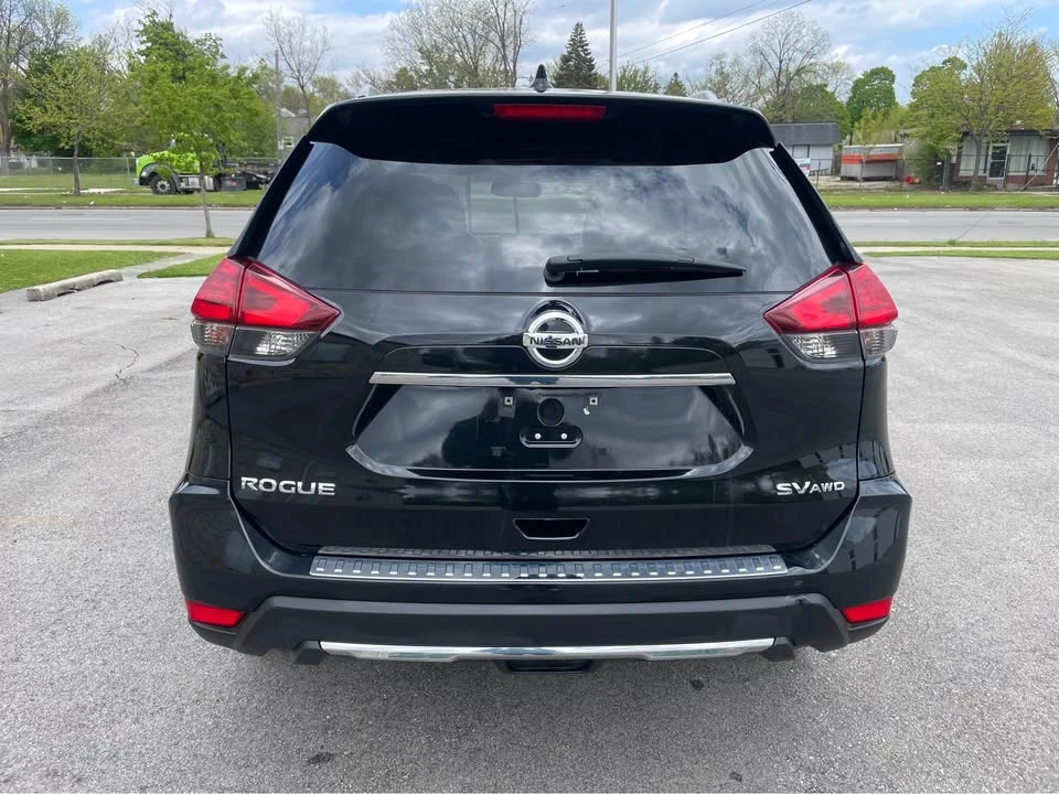 2017 Nissan Rogue - Image 8 of 17