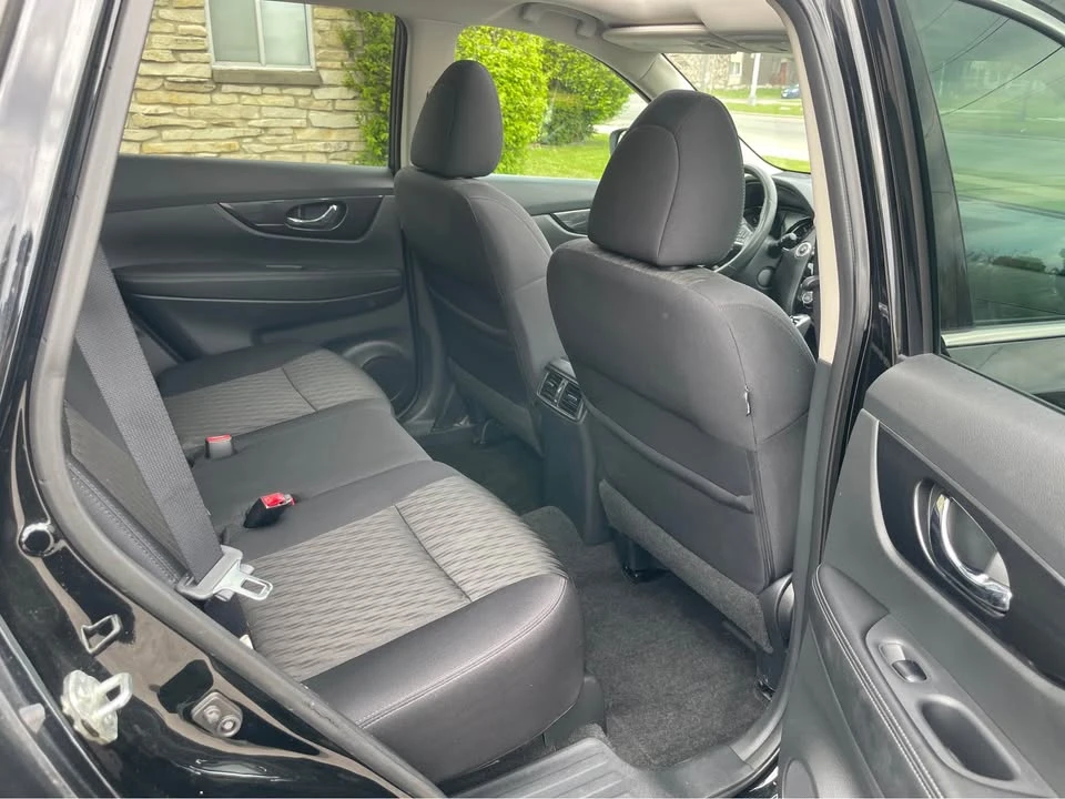 2017 Nissan Rogue - Image 7 of 17