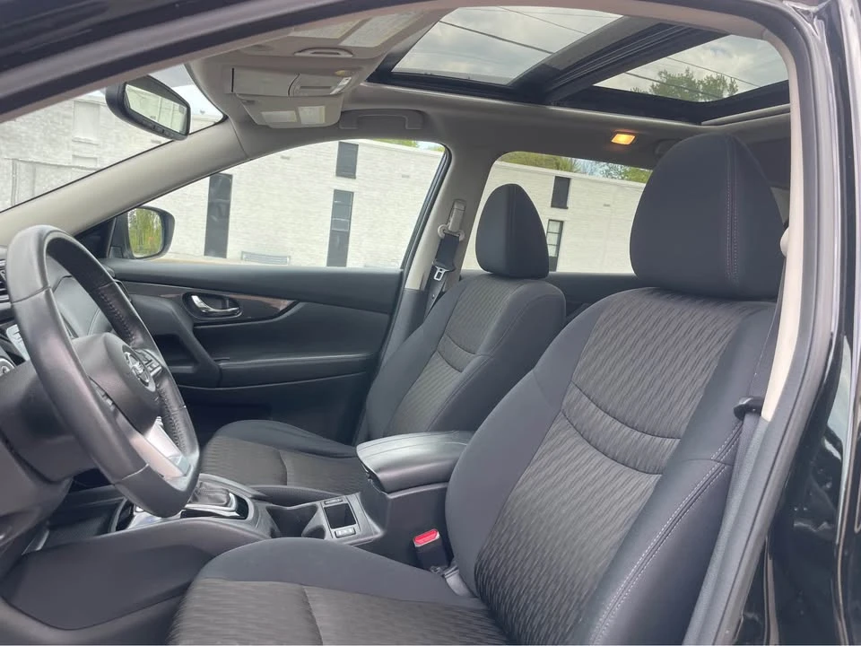 2017 Nissan Rogue - Image 15 of 17