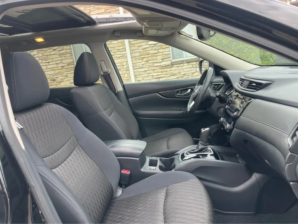 2017 Nissan Rogue - Image 4 of 17