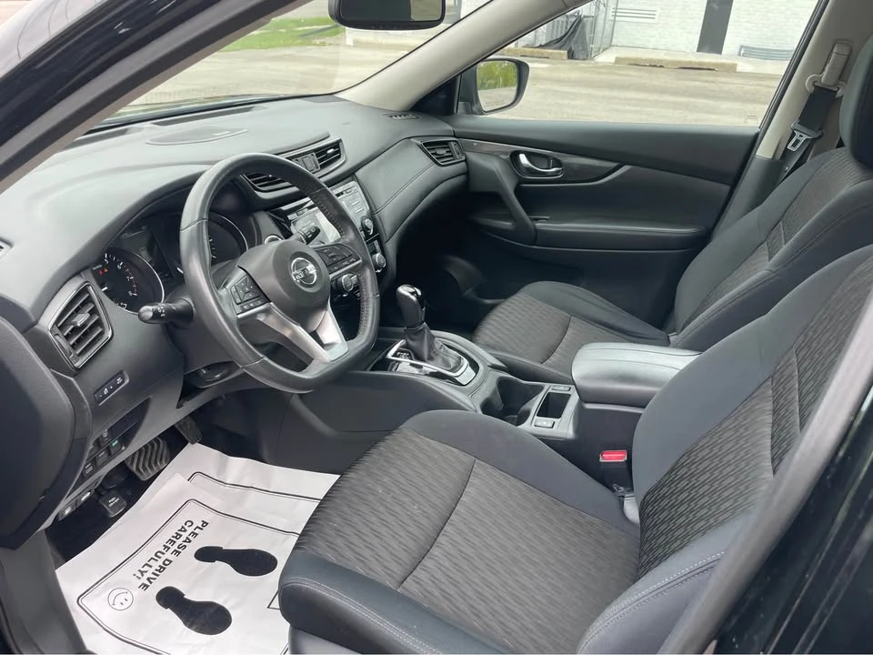 2017 Nissan Rogue - Image 13 of 17