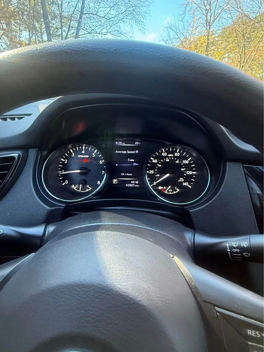 2017 Nissan Rogue - Image 11 of 13