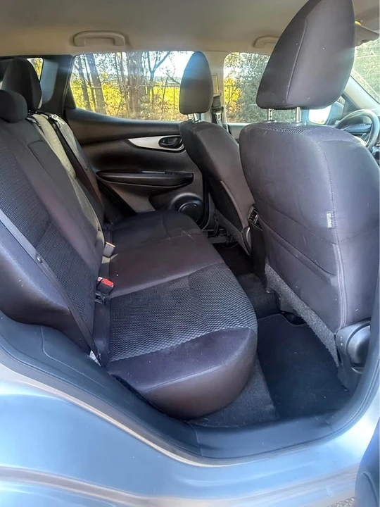 2017 Nissan Rogue - Image 10 of 13