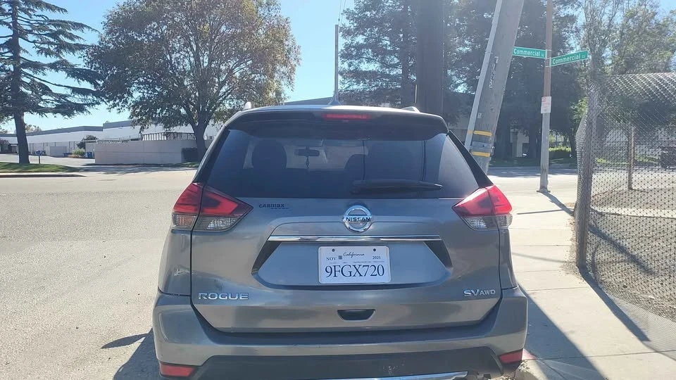 2017 Nissan Rogue - Image 4 of 7
