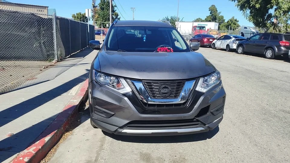 2017 Nissan Rogue - Image 2 of 7