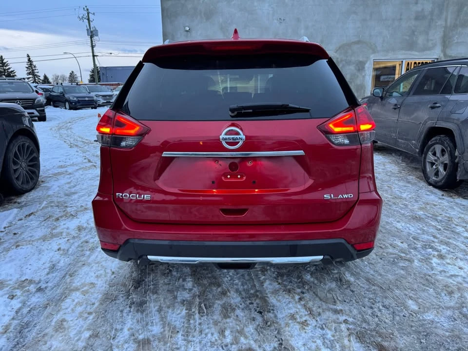 2017 Nissan Rogue - Image 6 of 18