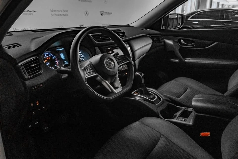 2017 Nissan Rogue - Image 14 of 20