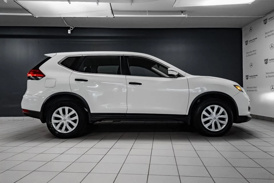 2017 Nissan Rogue - Image 8 of 20