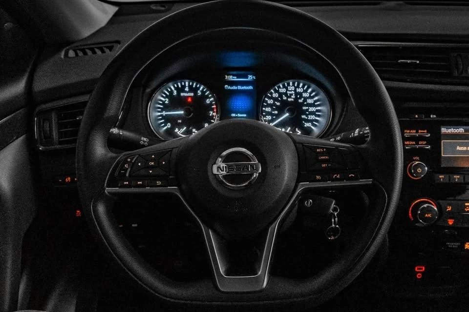2017 Nissan Rogue - Image 16 of 20