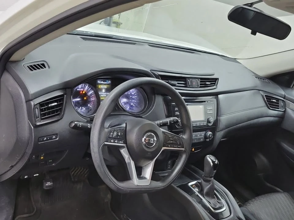 2017 Nissan Rogue - Image 3 of 8