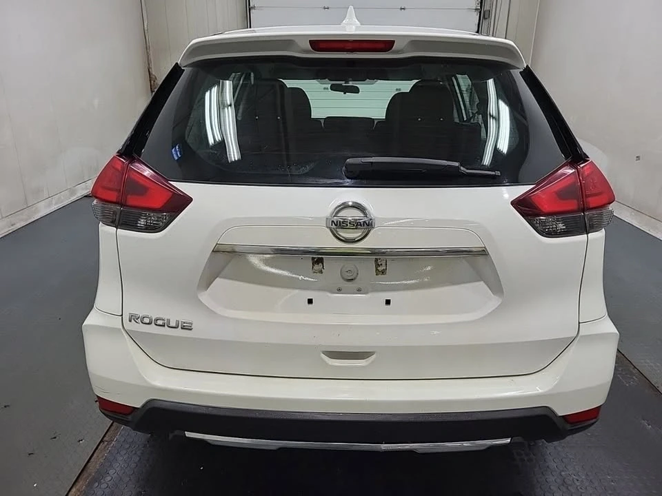 2017 Nissan Rogue - Image 7 of 8