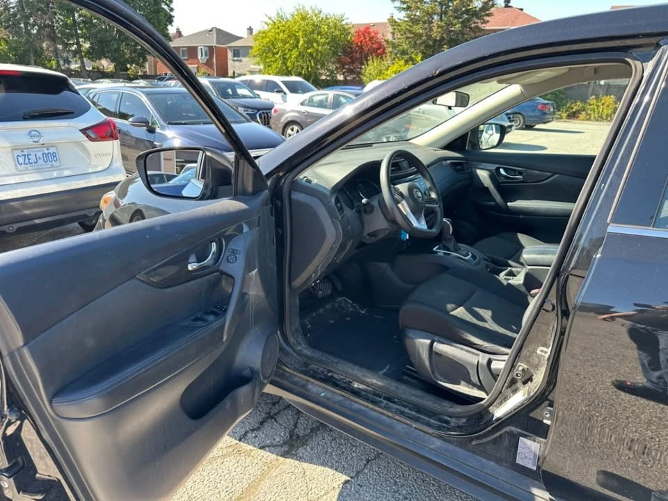 2017 Nissan Rogue - Image 3 of 3