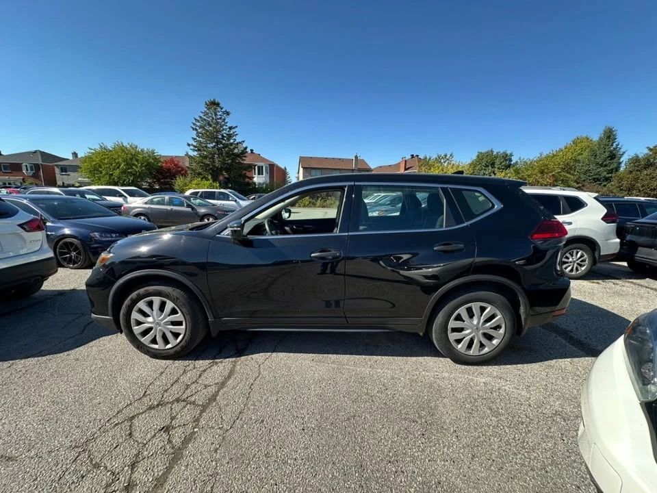 2017 Nissan Rogue - Image 2 of 3
