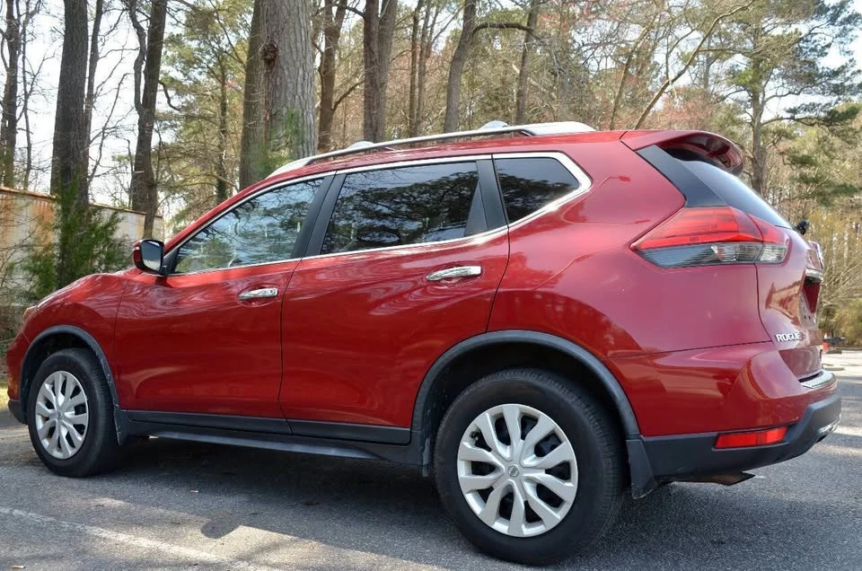 2017 Nissan Rogue - Image 6 of 15