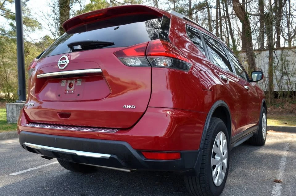2017 Nissan Rogue - Image 4 of 15