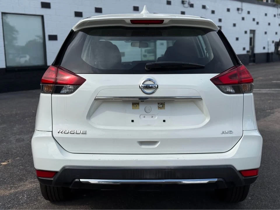 2017 Nissan Rogue - Image 3 of 17