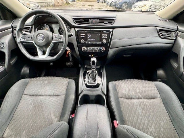 2017 Nissan Rogue - Image 11 of 19